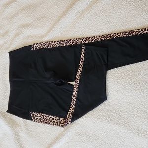 Leopard print Zyia Hi Rise capri leggings 20"